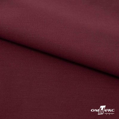 Ткань сорочечная стрейч 19-1528, 115 гр/м2, шир.150см, цвет бордо - купить в Ачинске. Цена 307.75 руб.